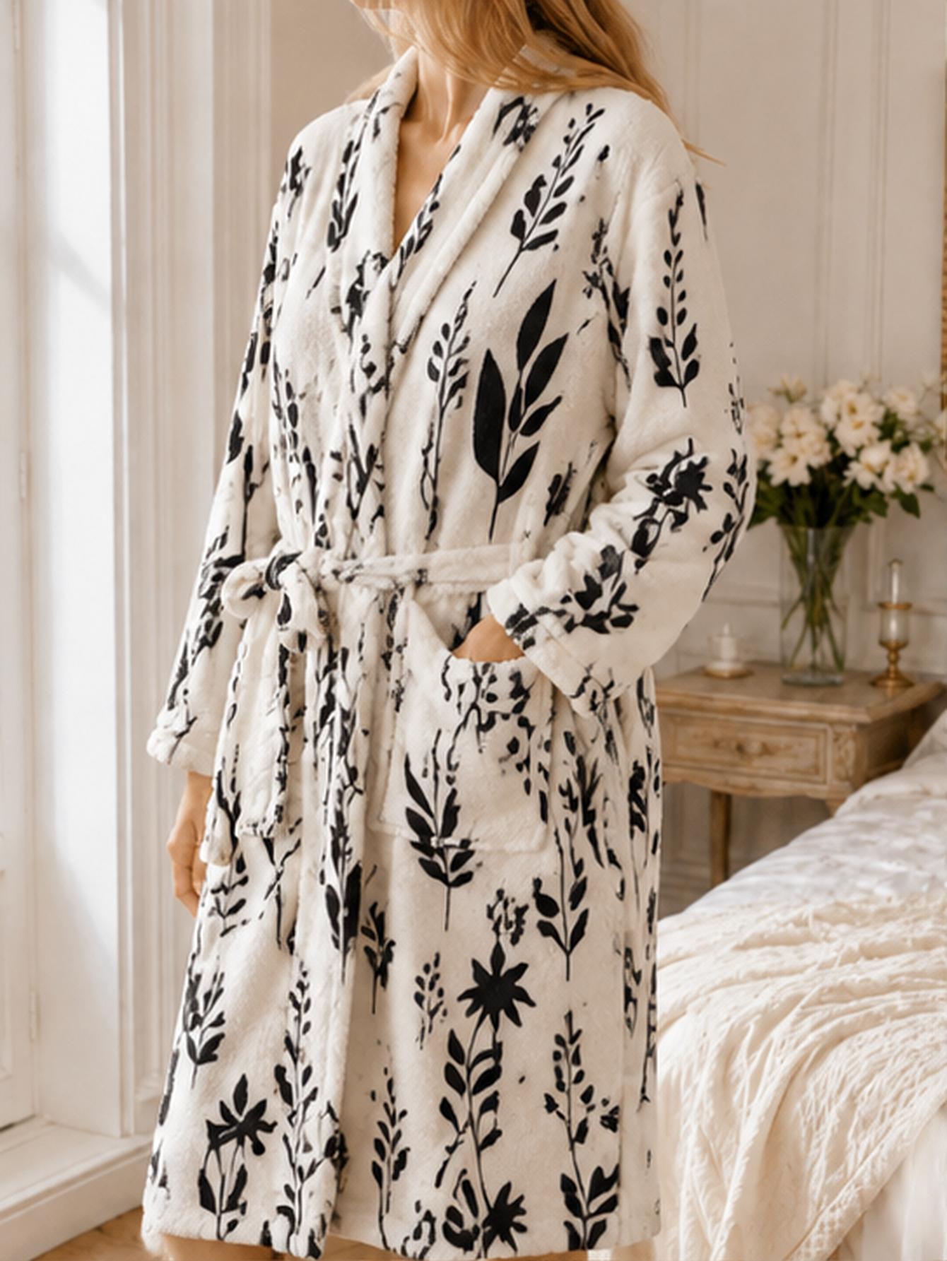 Bathrobe - Kadınlar için Büyük Beden, Siyah Yaprak